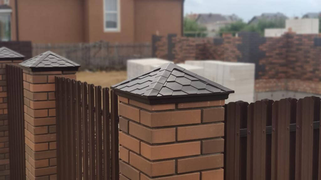 Колпак Zking Эверест Коричневый на столб 1.5х1.5 кирпича (390х390мм) в Геленджике фото