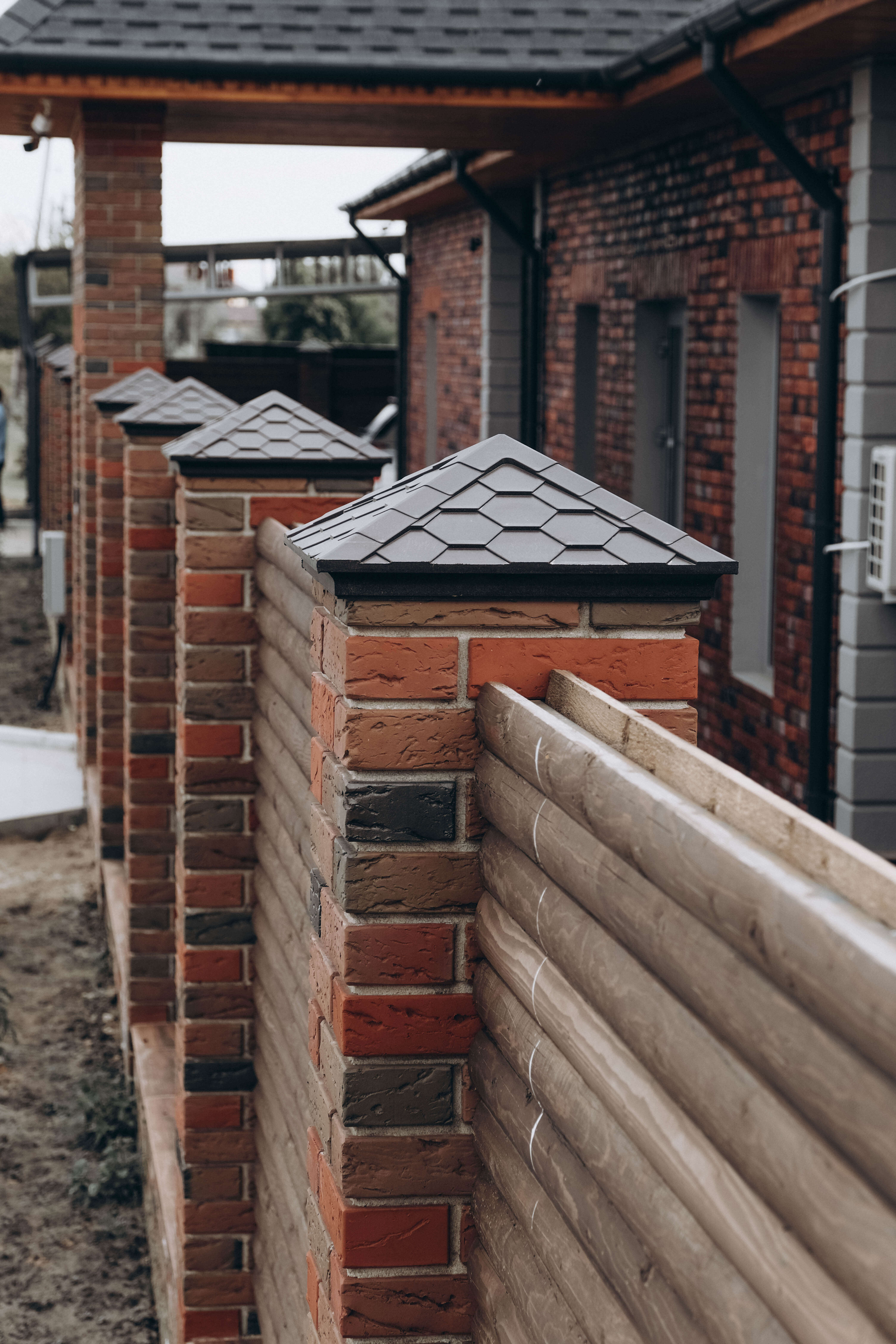 Колпак Zking Эверест Коричневый на столб 1.5х1.5 кирпича (390х390мм) в Геленджике фото