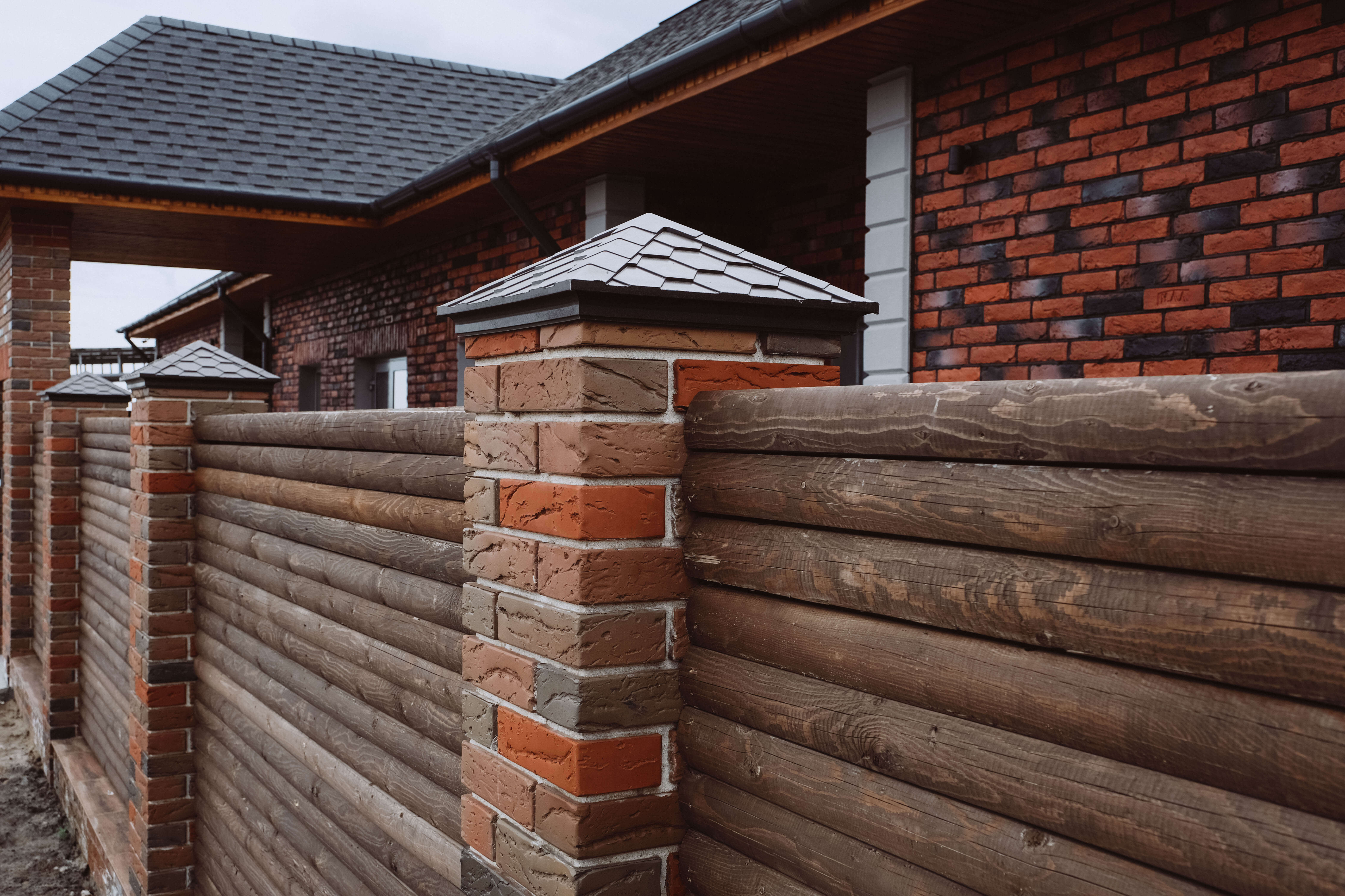 Колпак Zking Эверест Коричневый на столб 1.5х1.5 кирпича (390х390мм) в Геленджике фото