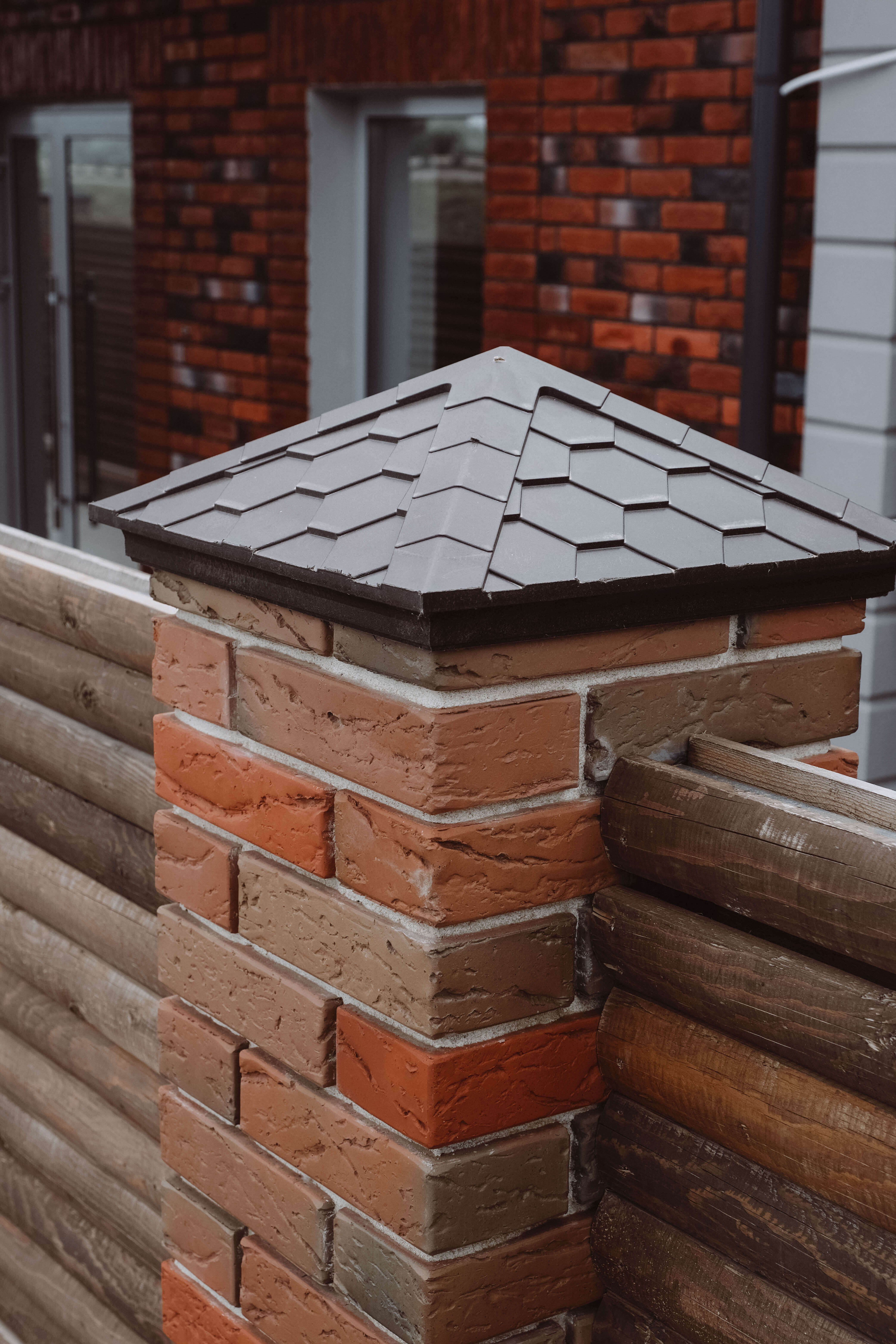 Колпак Zking Эверест Коричневый на столб 1.5х1.5 кирпича (390х390мм) в Геленджике фото