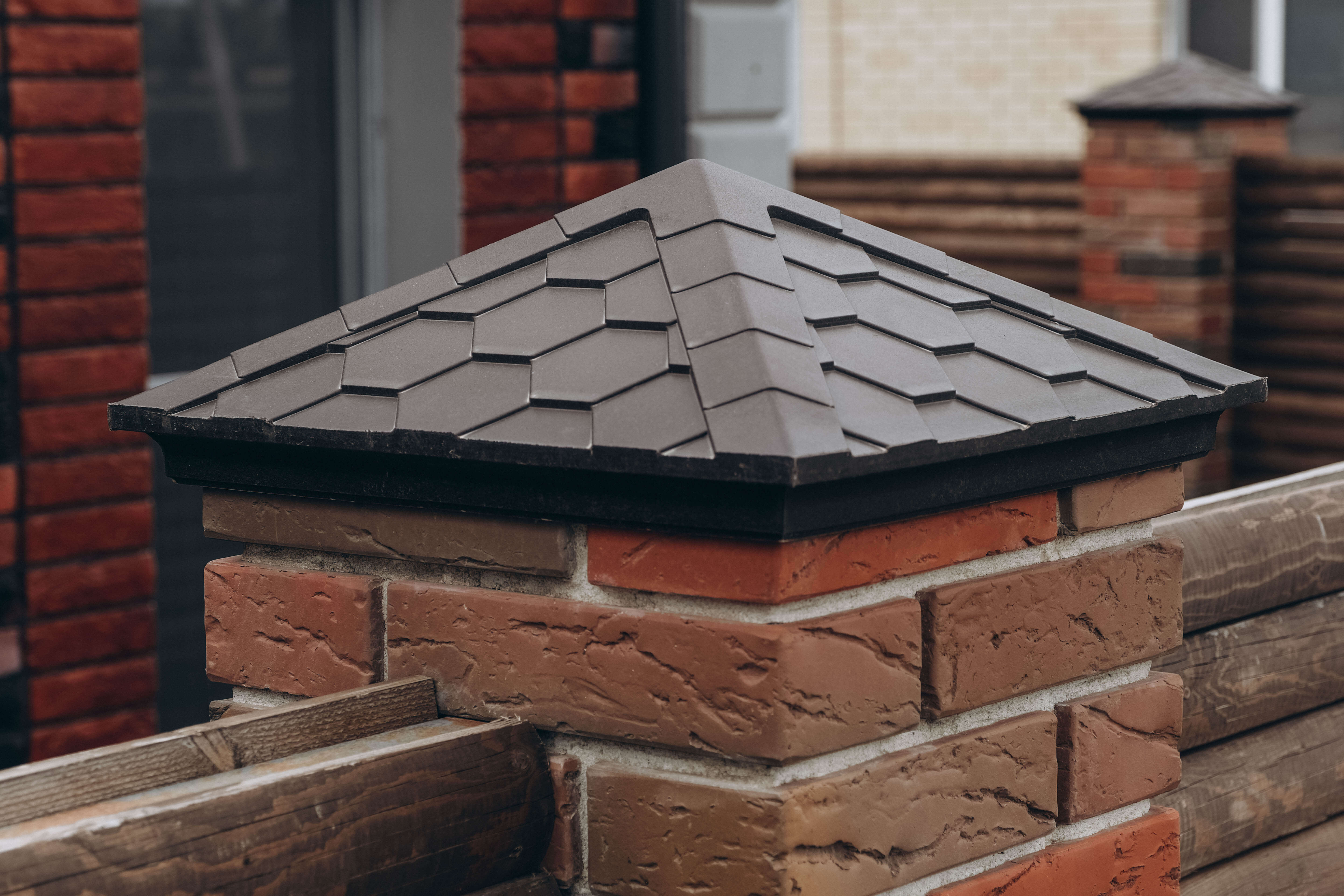 Колпак Zking Эверест Коричневый на столб 1.5х1.5 кирпича (390х390мм) в Геленджике фото